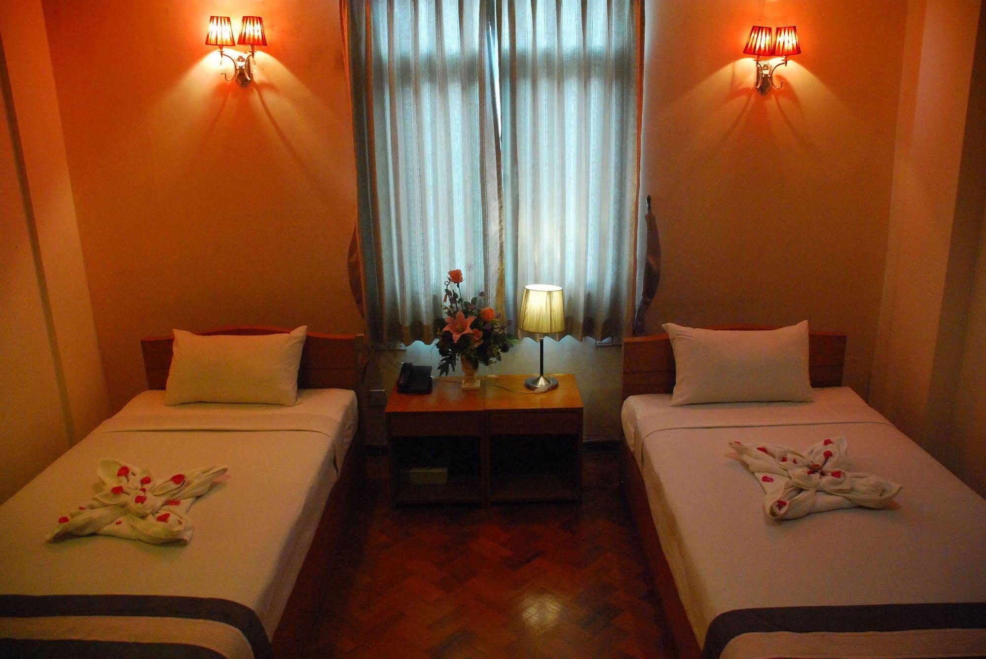 Pleasure View Hotel Yangon Exterior photo