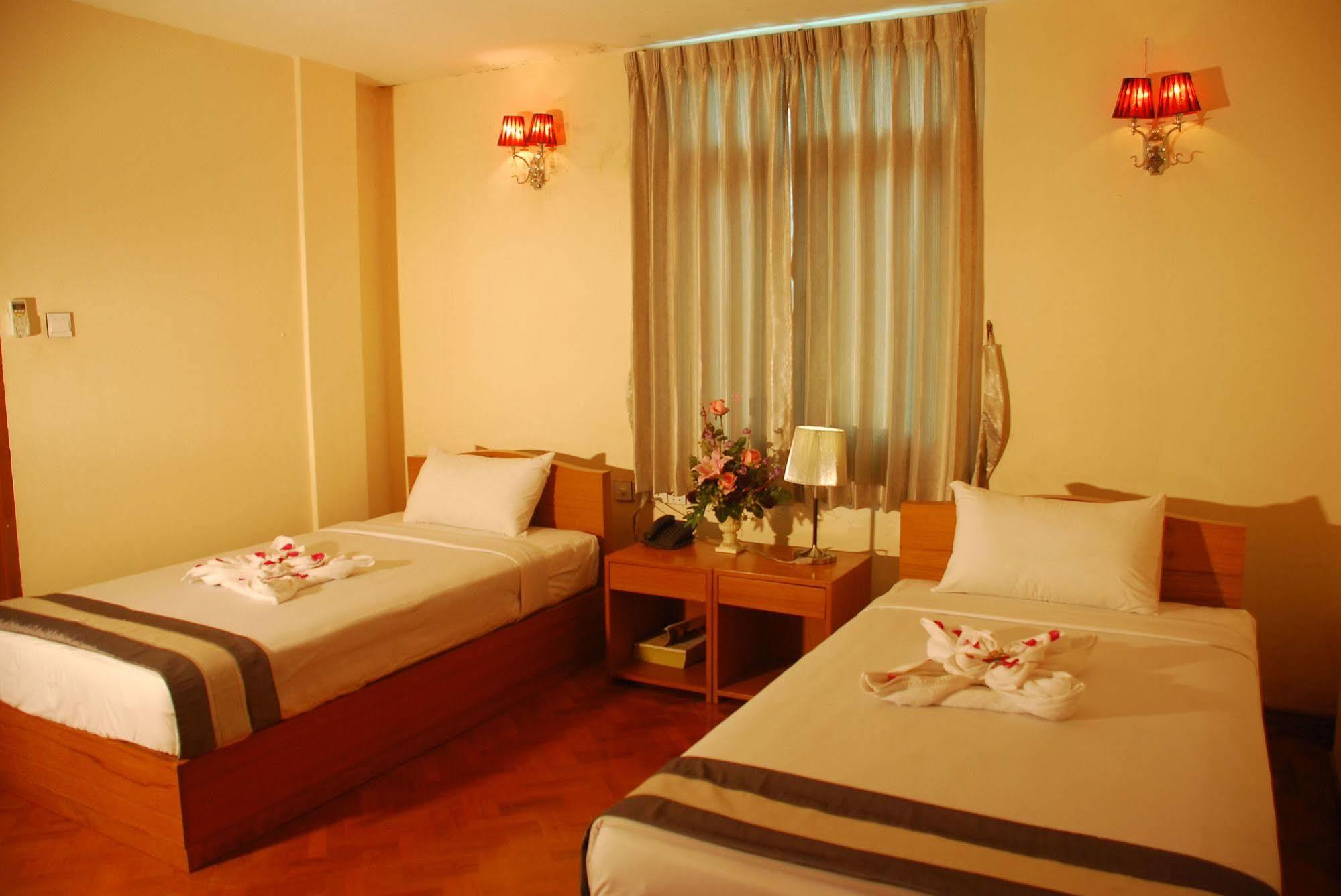 Pleasure View Hotel Yangon Exterior photo