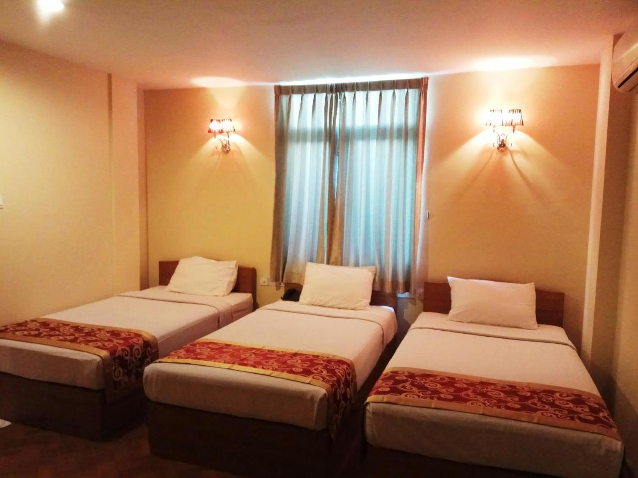 Pleasure View Hotel Yangon Exterior photo
